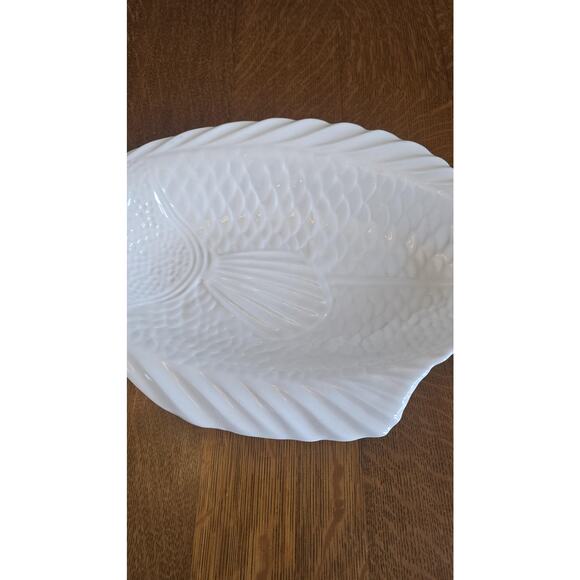 Large White Ceramic Fish Shaped Serving Platter Tray Coastal Nautical Decor - Picture 4 of 11
